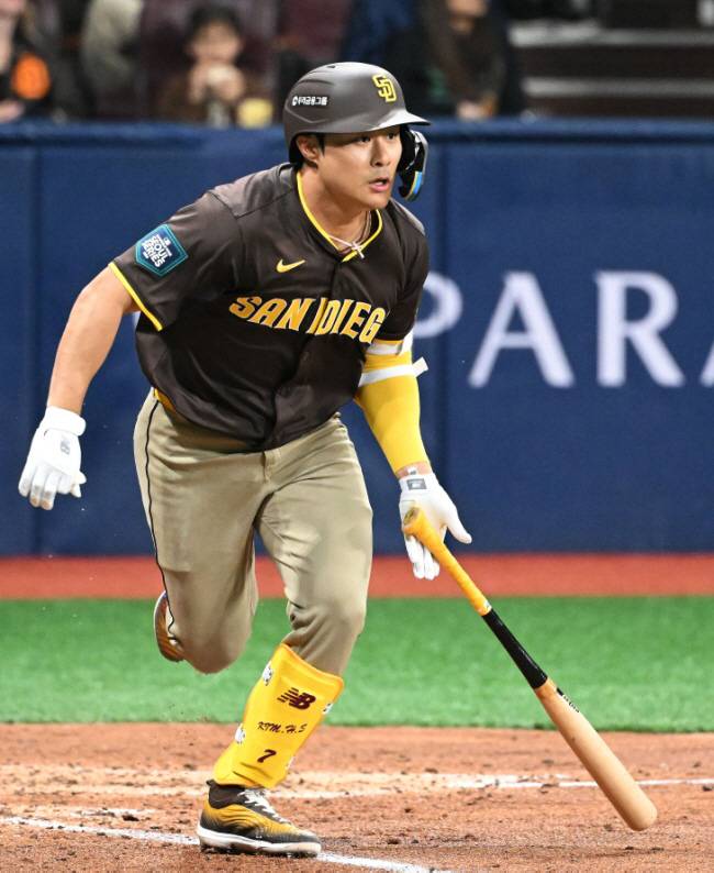 ◇김하성이 샌디에이고 시절 기량을 되찾는다면 올 시즌 뒤 열릴 FA시장에서 유격수 최대어로 발돋움할 것이라는 전망도 나오고 있다. 스포츠조선DB
