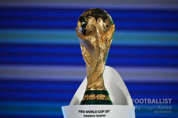 'FIFA 월드컵 트로피' 한국 온다... 17-18일 일반 공개