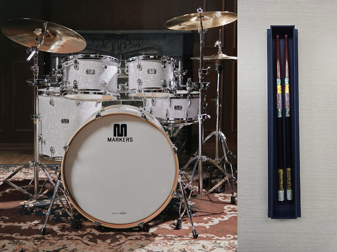 이 대통령은 14일 일본 나라현에서 열린 한·일 정상회담 일정에서 다카이치 사나에 일본 총리에게 장준철 명장의 나전칠기 장식이 더해진 한국산 드럼 세트를 선물했다. 청와대 제공