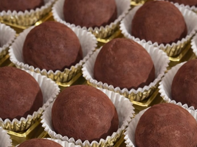 두바이쫀득쿠키 열풍으로 피스타치오를 활용한 디저트 수요가 급증하면서, 일부 매장에서는 원재료 품절 현상도 이어지고 있다. 인스타그램 캡처