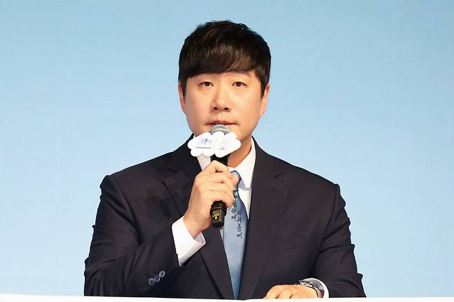 배성재 캐스터가 14일 서울 여의도 페어몬트 앰버서더 호텔에서 열린 2026 밀라노 코르티나 동계 올림픽 JTBC 단독중계 관련 기자간담회에서 인사말을 하고 있다. 연합뉴스