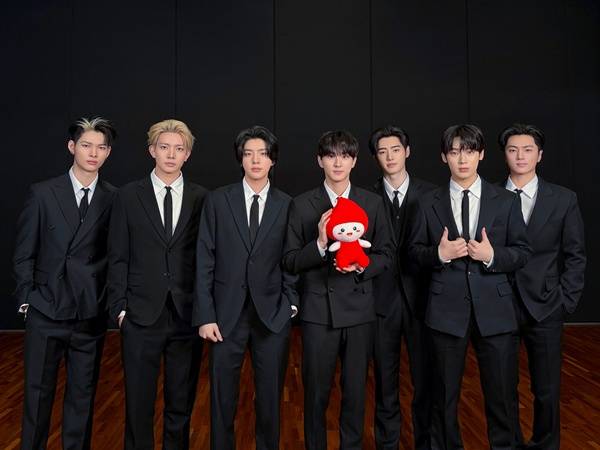 엔하이픈, 뱀파이어 서사 현실로…헌혈 캠페인 진행