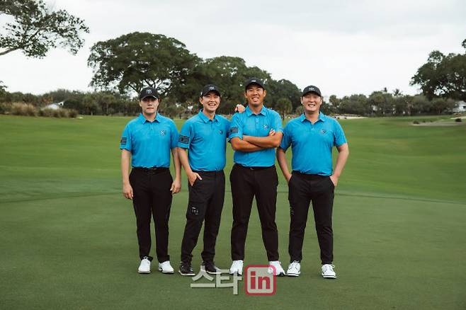 LIV 골프 코리안GC팀으로 활동하게 될 김민규(왼쪽부터)와 송영한, 안병훈, 대니 리가 함께 모여 새출발을 다짐하고 있다. (사진=LIV골프)