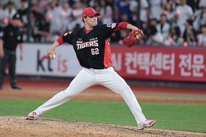 KIA 마무리 투수 정해영이 31일 수원케이티위즈파크에서 열린 2025 KBO리그 KT와 경기에서 9회말 등판해 역투하고 있다. 사진 | KIA 타이거즈