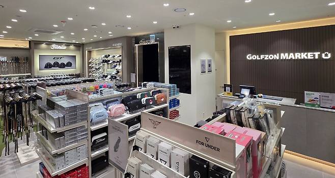 골프존마켓 그랑서울점 매장 전경