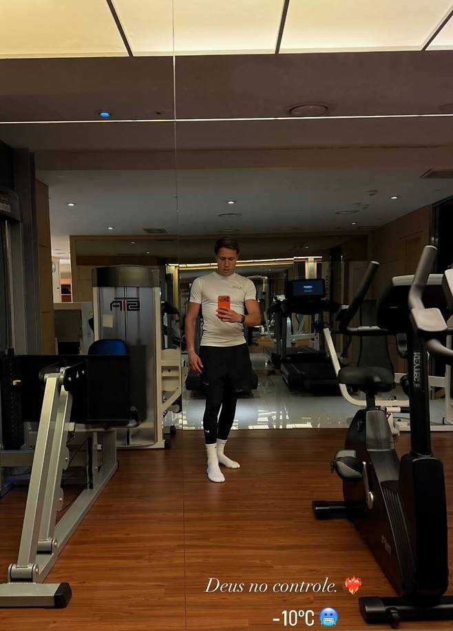 수원FC 영입이 임박한 브라질 특급 마테우스 프리조가 14일 찍어올린 개인훈련 사진 한장. -10도라는 한줄로 한국에 도착했음을 암시.  출처=프리조 SNS