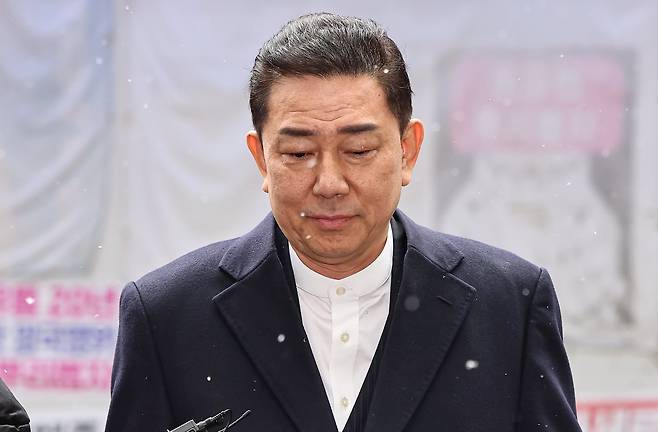 김병기 더불어민주당 전 원내대표가 지난 12일 서울 여의도 민주당사에서 열리는 윤리심판원 회의에 출석하고 있다. /뉴스1