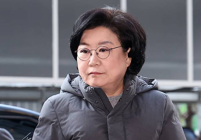 이혜훈 초대 기획예산처 장관 후보자가 지난 13일 오전 서울 중구 예금보험공사에 마련된 인사청문회 준비 사무실로 출근하며 취재진의 질문을 듣고 있다. /뉴스1
