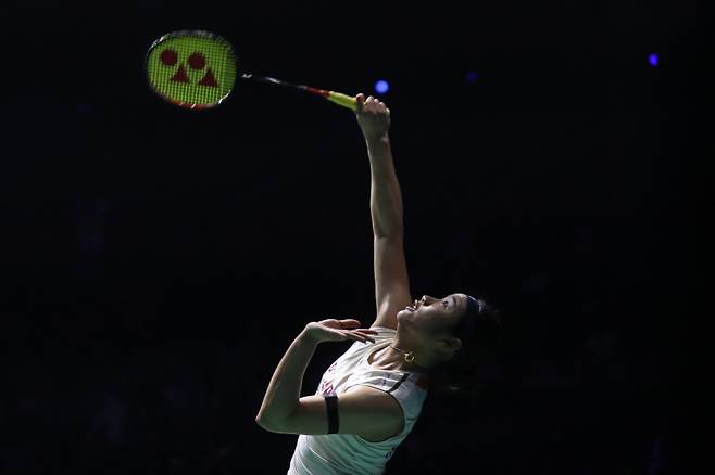 <yonhap photo-0534="">안세영이 14일 오쿠하라 노조미와의 인도 오픈 32강전에서 스트로크를 하고 있다. EPA/RAJAT GUPTA/2026-01-15 04:31:25/ <저작권자 ⓒ 1980~2026 ㈜연합뉴스. 무단 전재 재배포 금지, AI 학습 및 활용 금지></yonhap>