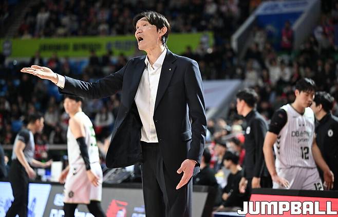 [웜업터뷰] 끊겨진 연승과 2위 사수, 그렇지만 김주성 감독은 “너무 잘해주고 있다”