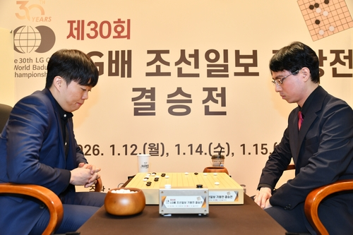 신민준이 이치리키 료 9단을 꺾고 우승했다. / 사진=한국기원 제공. 연합뉴스