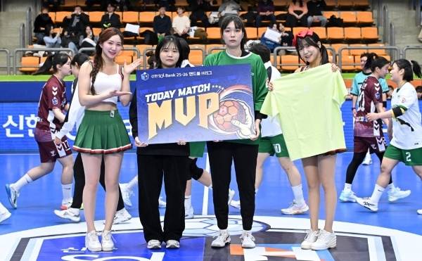 사진 경기 MVP 김수연 골키퍼