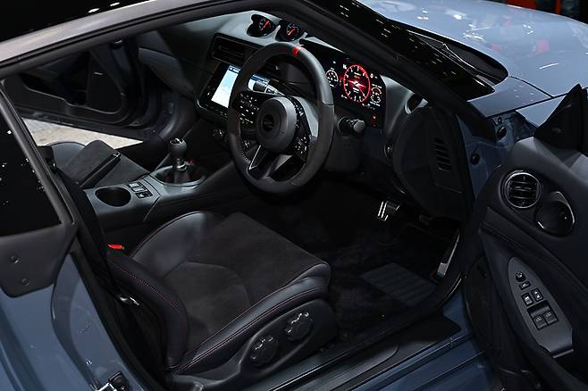 닛산 페어레이디 Z 니스모 수동 변속기 사양. 사진: 김학수 기자