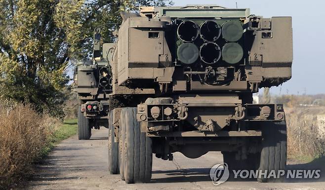 우크라이나에 배치된 미국산 고속기동포병로켓시스템(HIMARS·하이마스) [EPA 연합뉴스 자료사진 재판매 및 DB 금지]