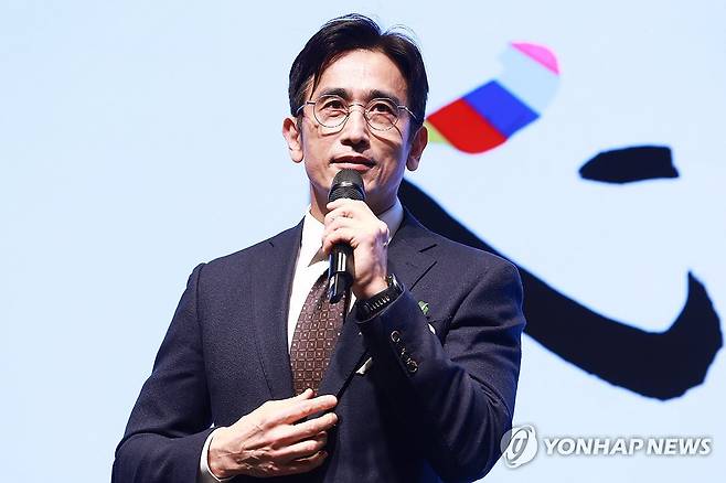 수상 소감 말하는 차인표 (서울=연합뉴스) 진연수 기자 = 배우 겸 작가 차인표가 15일 오후 서울 강남구 웨스틴 서울 파르나스 호텔에서 열린 제22회 한국이미지상 시상식에서 '부싯돌상'을 수상한 뒤 소감을 말하고 있다. 2026.1.15 jin90@yna.co.kr