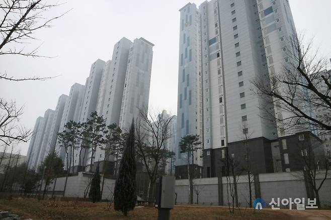 용인 푸르지오 클루센트 사업지 주변 '동원로얄듀크·용인등기소' 버스 정류장 인근 '동원로얄듀크' 아파트. (사진=천동환 기자)