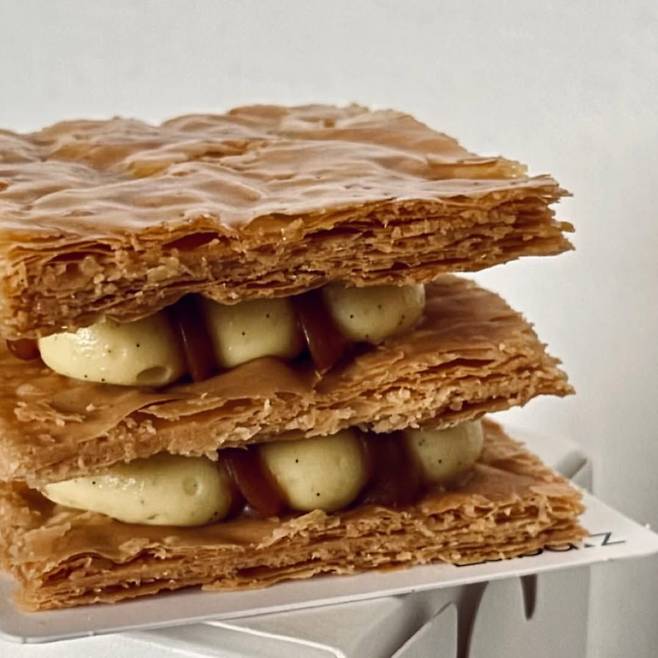 윤남노 셰프가 최애 디저트 맛집으로 뽑은 망원동의 라바즈. 인스타그램 @la_base_official