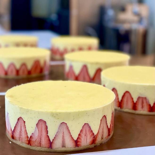 윤남노 셰프가 최애 디저트 맛집으로 뽑은 망원동의 라바즈. 인스타그램 @la_base_official