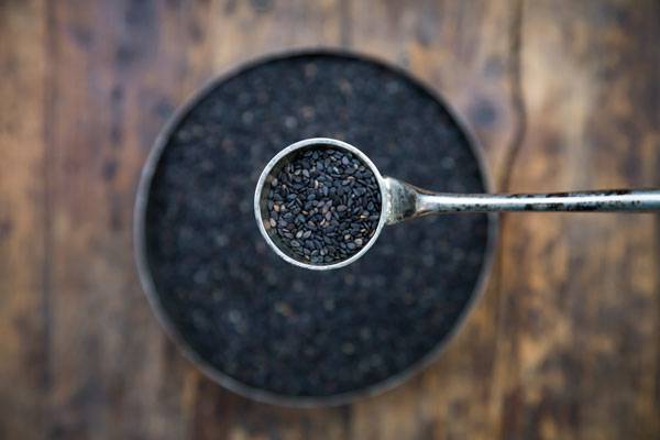 검은깨는 소화 개선과 항산화 효과는 물론, 뇌 건강에도 도움이 된다. /클립아트코리아