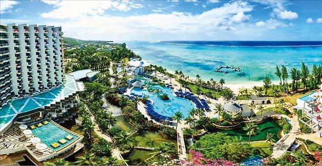 올 인클루시브 여행객이 몰리는 켄싱턴호텔 사이판.  /이랜드 제공