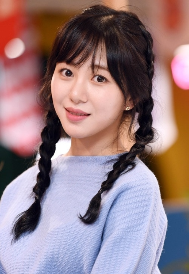 AOA 출신 권민아가 새벽 시간 SNS에 올린 사진으로 팬들의 우려를 산 뒤, 직접 해명하며 사과의 뜻을 전했다.사진=MK스포츠 DB