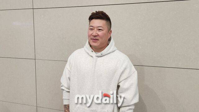 3월에 둘째가 태어난다더라 후배 향한 센스 만점 보답 무엇인가…최형우, 병오년에도 '34번' 달고 뛴다! [MD인천공항]