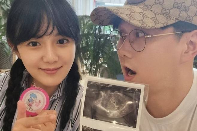 배우 강은비와 남편 변준필. SNS 캡처