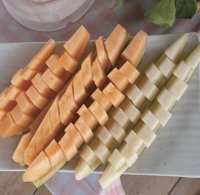 러시아 주변 국가에서 주로 먹는다고 해서 ‘러시아 멜론’으로 불리는 듸냐는 높은 당도와 풍미로 소비자에게 인기다.