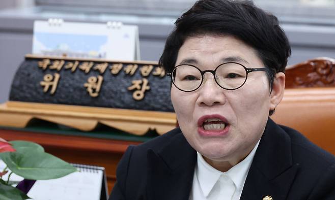 임이자 국회 재정경제기획위원장이 16일 서울 여의도 국회에서 이혜훈 기획예산처 장관 후보자 청문회 관련 입장을 발표하고 있다. 뉴스1