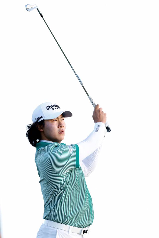 김성현이 16일(한국 시간) 소니 오픈 1라운드 17번 홀에서 티샷을 하고 있다. AFP연합뉴스