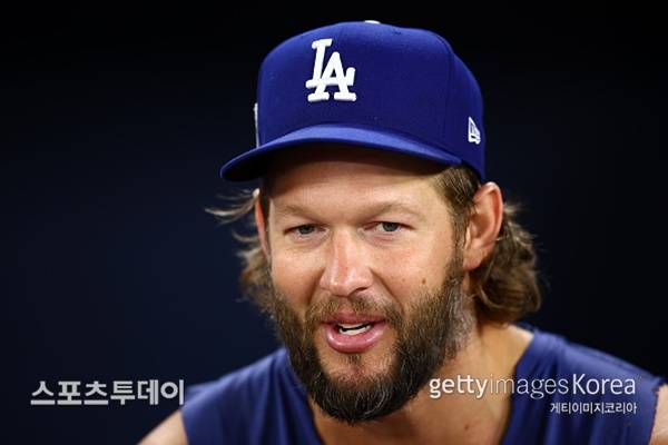 '현역 은퇴' 커쇼, 깜짝 마운드 복귀…WBC 미국 대표팀 전격 합류