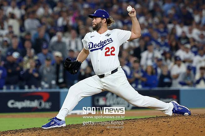 ▲ 커쇼는 메이저리그 명예의 전당 입성이 확실시되는, 한때 지구상 최고의 투수라고 불린 선수다.&nbsp;메이저리그 통산 455경기에서 223승96패 평균자책점 2.53, 3052탈삼진을 기록했으며 지난해에도 3점대 평균자책점으로 활약했다.