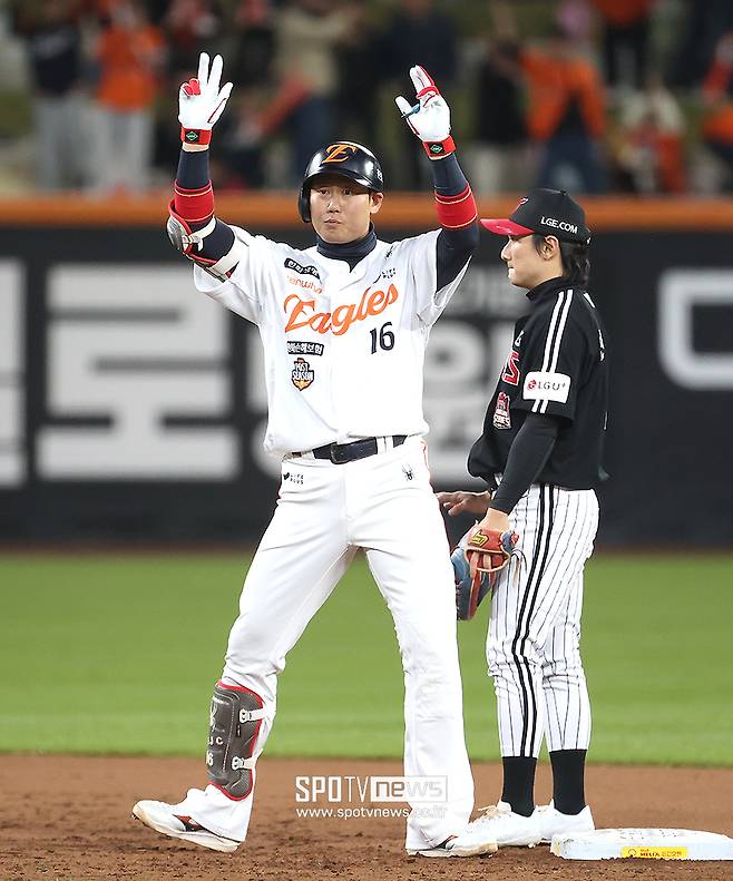 ▲ 하주석은 위기에 빠진 한화 내야의 버팀목 몫을 하며 2025년 팀의 정규시즌 2위에 공헌했다 ⓒ곽혜미 기자