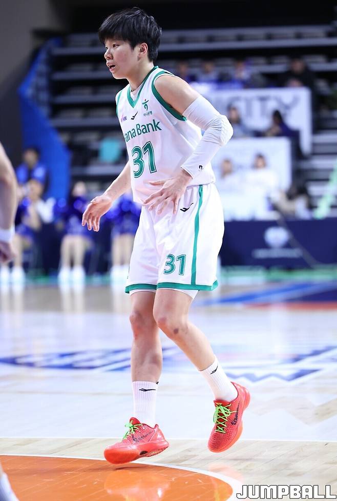 ‘6연승 질주’ 하나은행, 원정서 우리은행 제압...팀 역대 최고 승률 시즌 예약