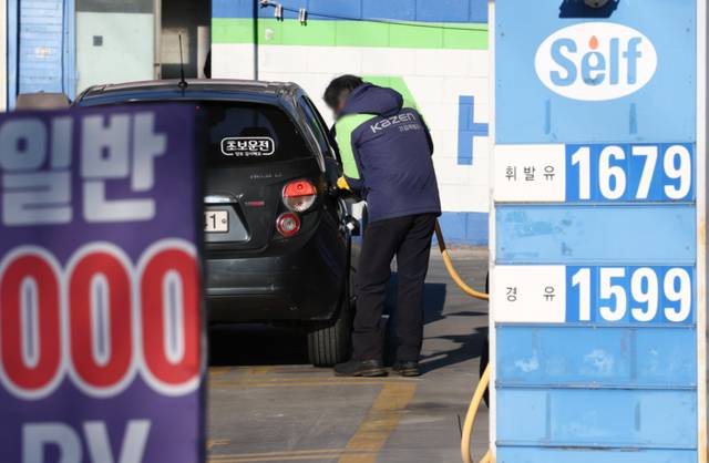 ▲ 국내 주유소 휘발유와 경유 주간 평균 가격이 6주 연속 하락했다. 연합뉴스