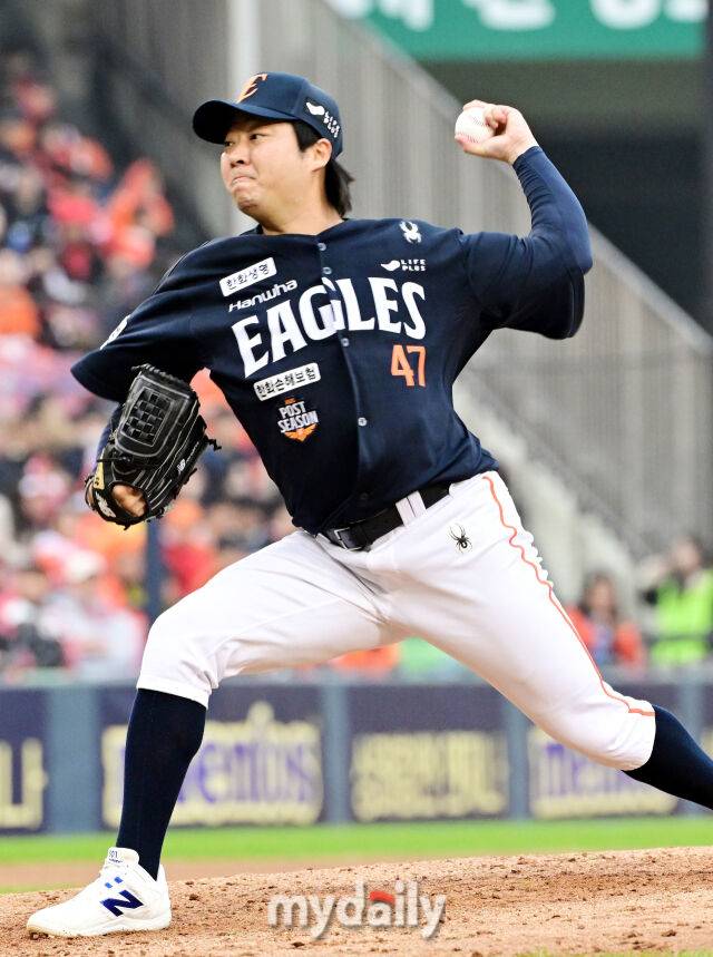 “한화는 왜 김범수 안 잡나요?” 강리호 궁금증…한화 우선순위는 노시환 비FA 다년계약, 그런데 스캠 출국 D-6