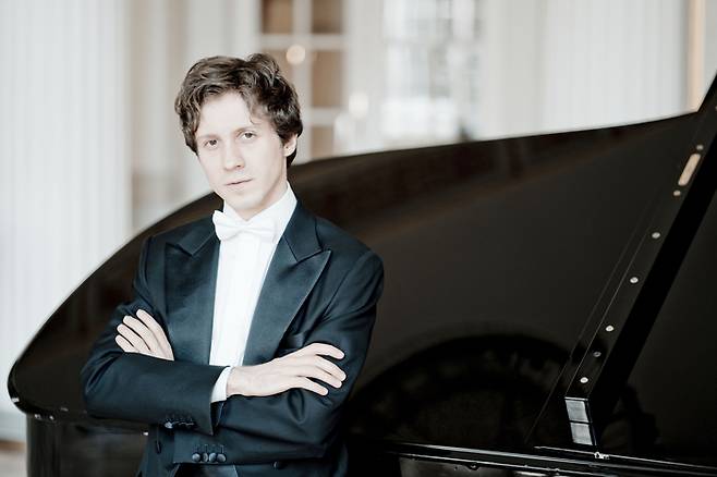 피아니스트 라파우 블레하츠 ©︎Marco Borggreve <달서아트센터 제공>