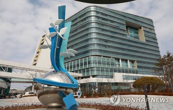 "현실과 괴리된 제도 현장에서 답을 찾다"...행정제