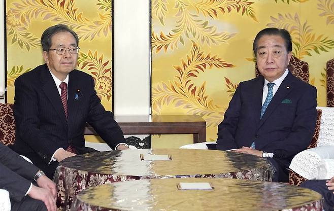 노다 요시히코 입헌민주당 대표와 사이토 테츠오 공명당 대표가 지난 15일 도쿄 국회 내에서 회담하고 있다. AFP연합뉴스