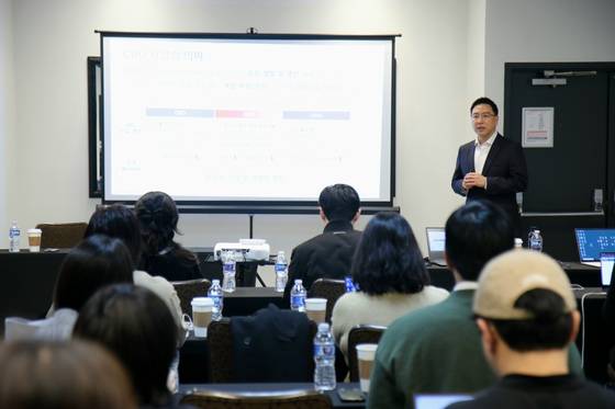 Lee Sang-myung, vice president and head of business strategy at Samsung Biologics, speaks at a separate news conference with the Korean media held on the sidelines of the 44th J.P. Morgan Health Care Conference on Jan. 15. [SAMSUNG BIOLOGICS]