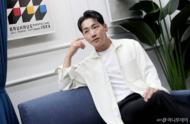 집 두고 텐트 생활 박군, 한영과 결혼 4년 만에 이혼설 진실은…