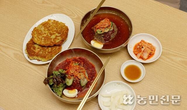철원의 명물 막국수. 철원=김원철 프리랜서 기자