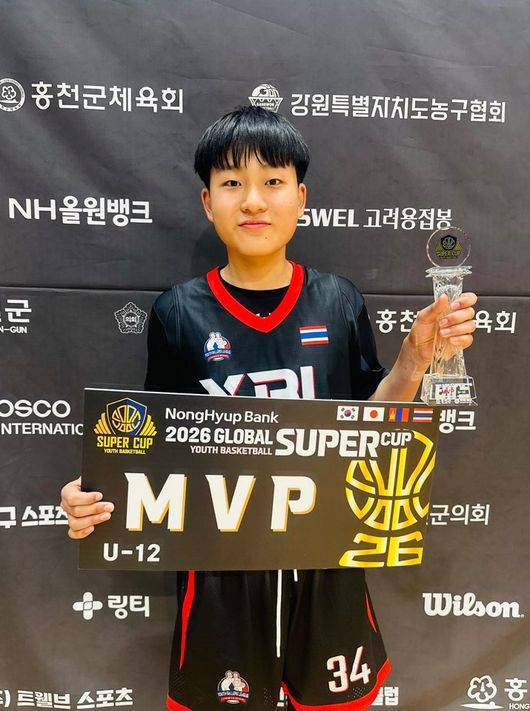 [사진] MVP를 차지한 YBL 송준원