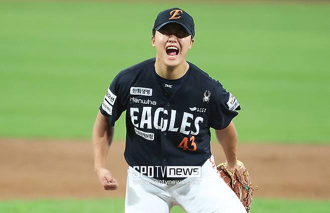 문동주-김서현보다 뛰어났다…156km 슈퍼루키 연봉 3000만원→1억 초대박 주인공되나