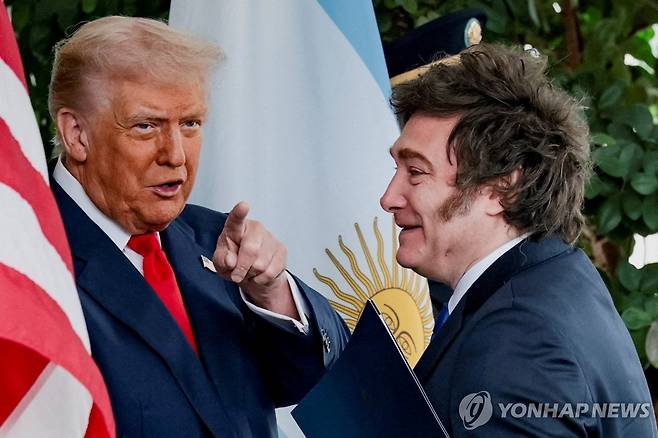 트럼프 미국 대통령과 밀레이 아르헨티나 대통령 [로이터 연합뉴스 자료사진. 재판매 및 DB 금지]