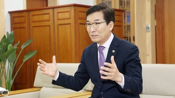 윤건영 충북교육감. /충북도교육청 제공