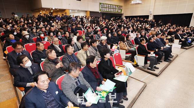광주·전남 행정통합 동구권역 합동공청회19일 광주 동구청 대회의실에서 광주·전남 행정통합 동구권역 합동공청회가 열리고 있다. /임문철 기자 35mm@namdonews.com