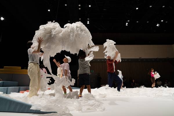 모두예술극장 우수작품 무용 <야호야호 에코잉 댄스> 한 장면. /한국장애인문화예술원