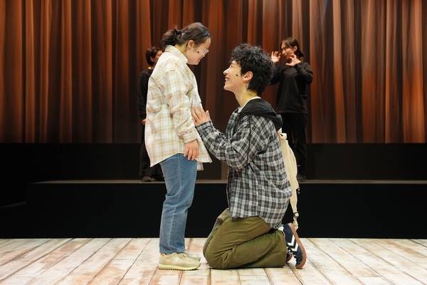 모두예술극장 우수작품 연극 <젤리피쉬> 한 장면. /한국장애인문화예술원