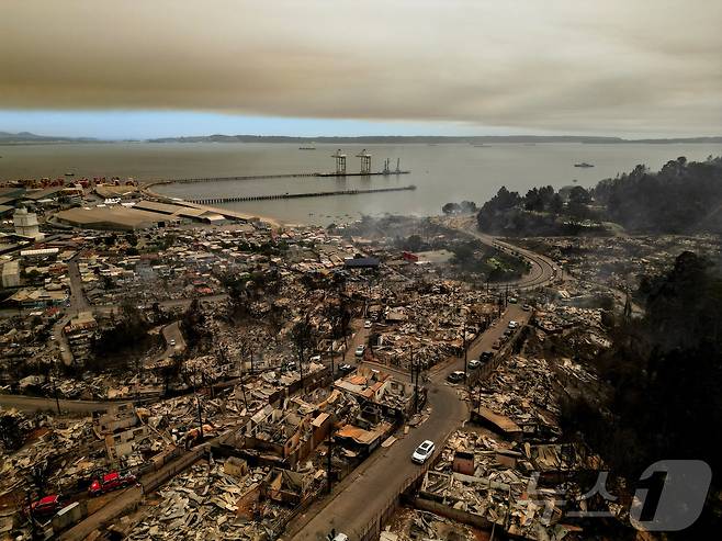 18일(현지시간) 산불로 긴급 대피가 이뤄진 칠레 비오비오주의 중심 도시 콘셉시온 전경. 2026. 01. 18. ⓒ 로이터=뉴스1 ⓒ News1 양은하 기자